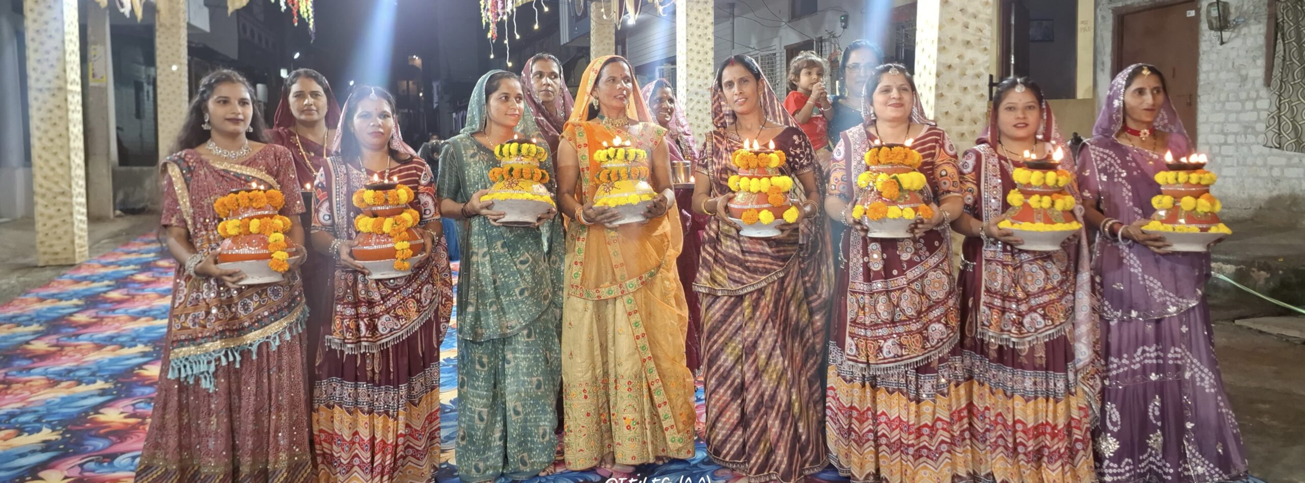 मनावर दुर्गा विसर्जन की परंपरा हमेशा दशमी तिथि के रहते किया सामूहिक महिला द्वारा कलश को विसर्जन किया 